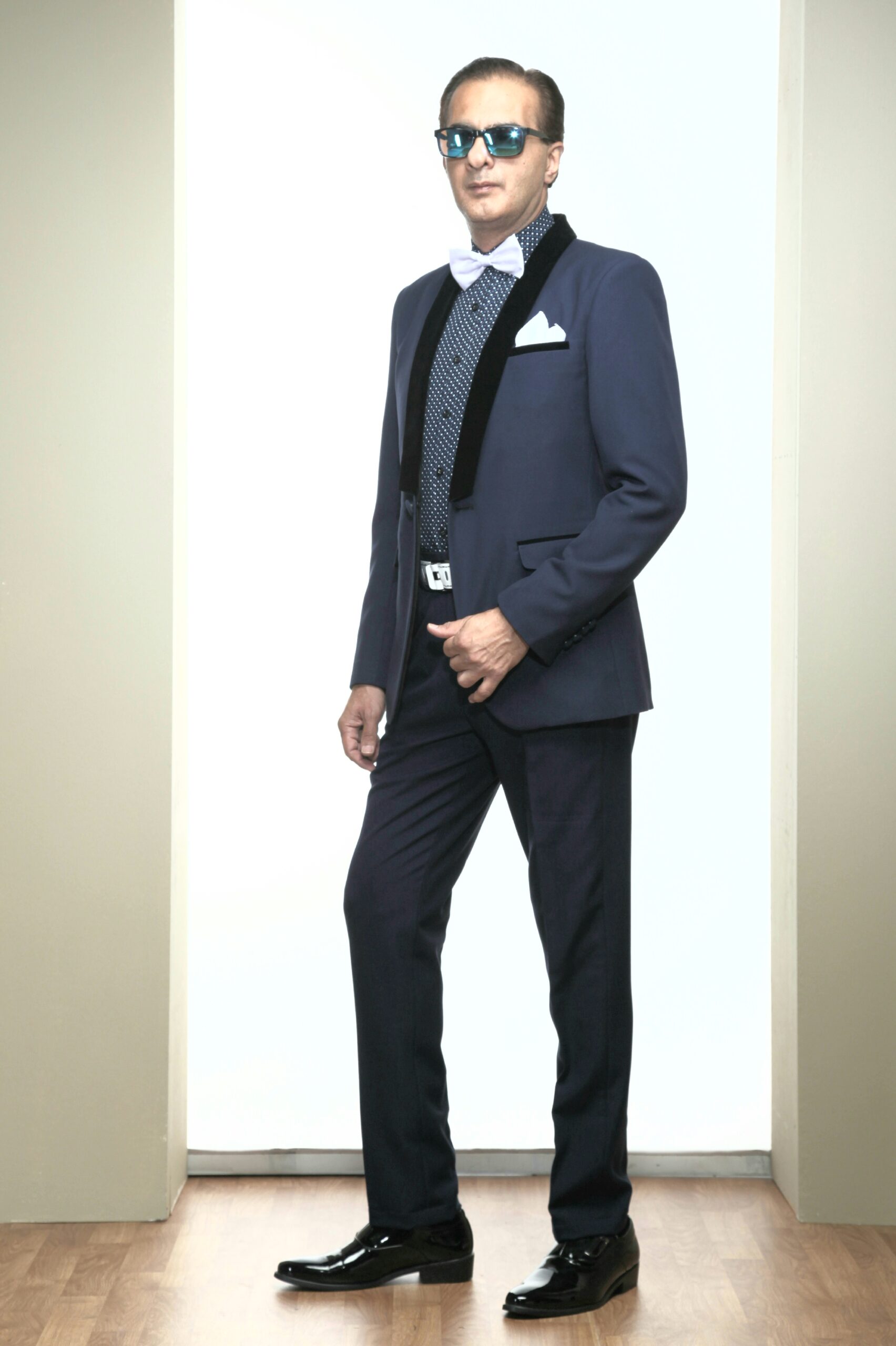 MST-5001-02-rent_rental_hire_tuxedo_suit_black_tie_suit_designer_suits_shop_tailor