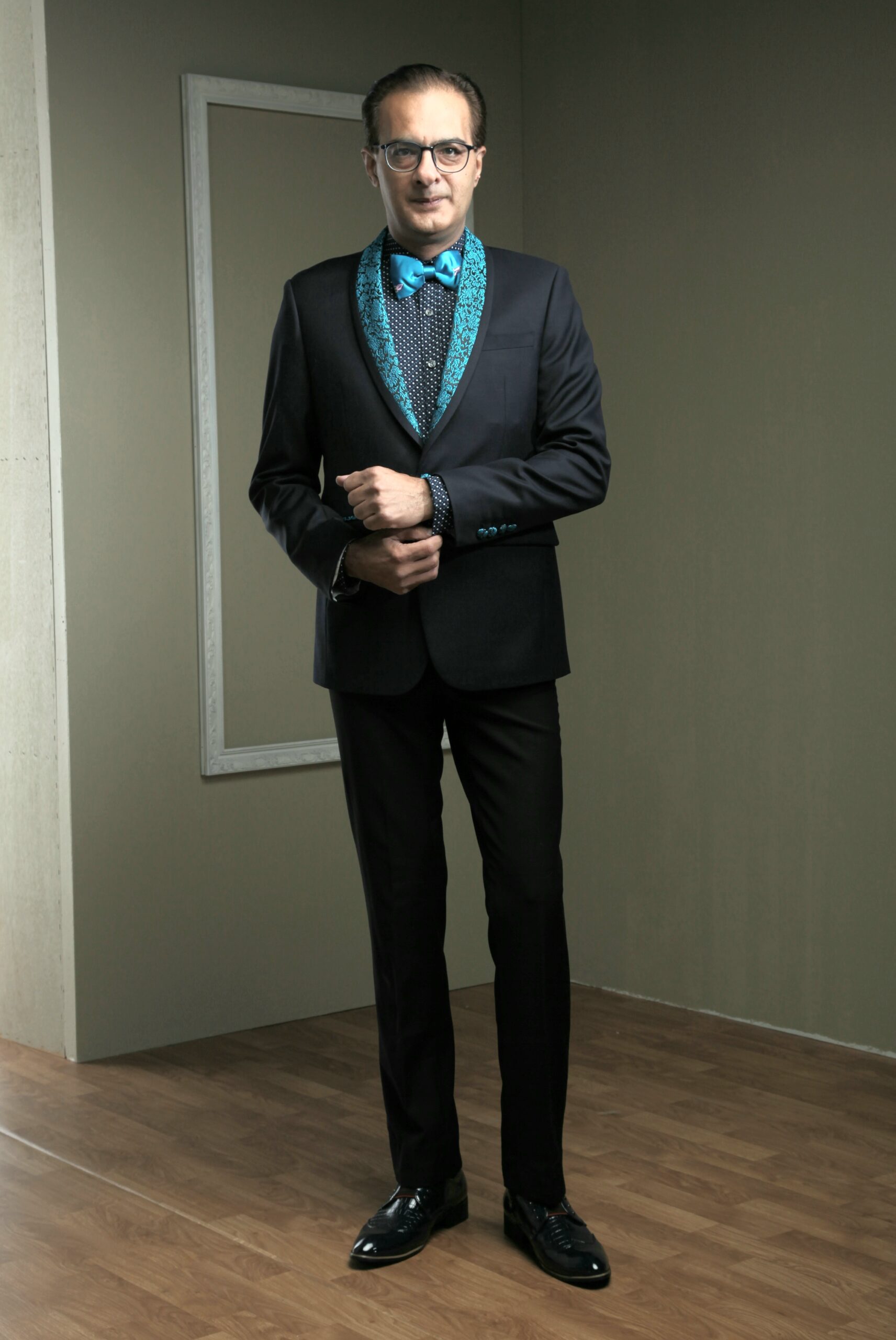 MST-5002-03-rent_rental_hire_tuxedo_suit_black_tie_suit_designer_suits_shop_tailor