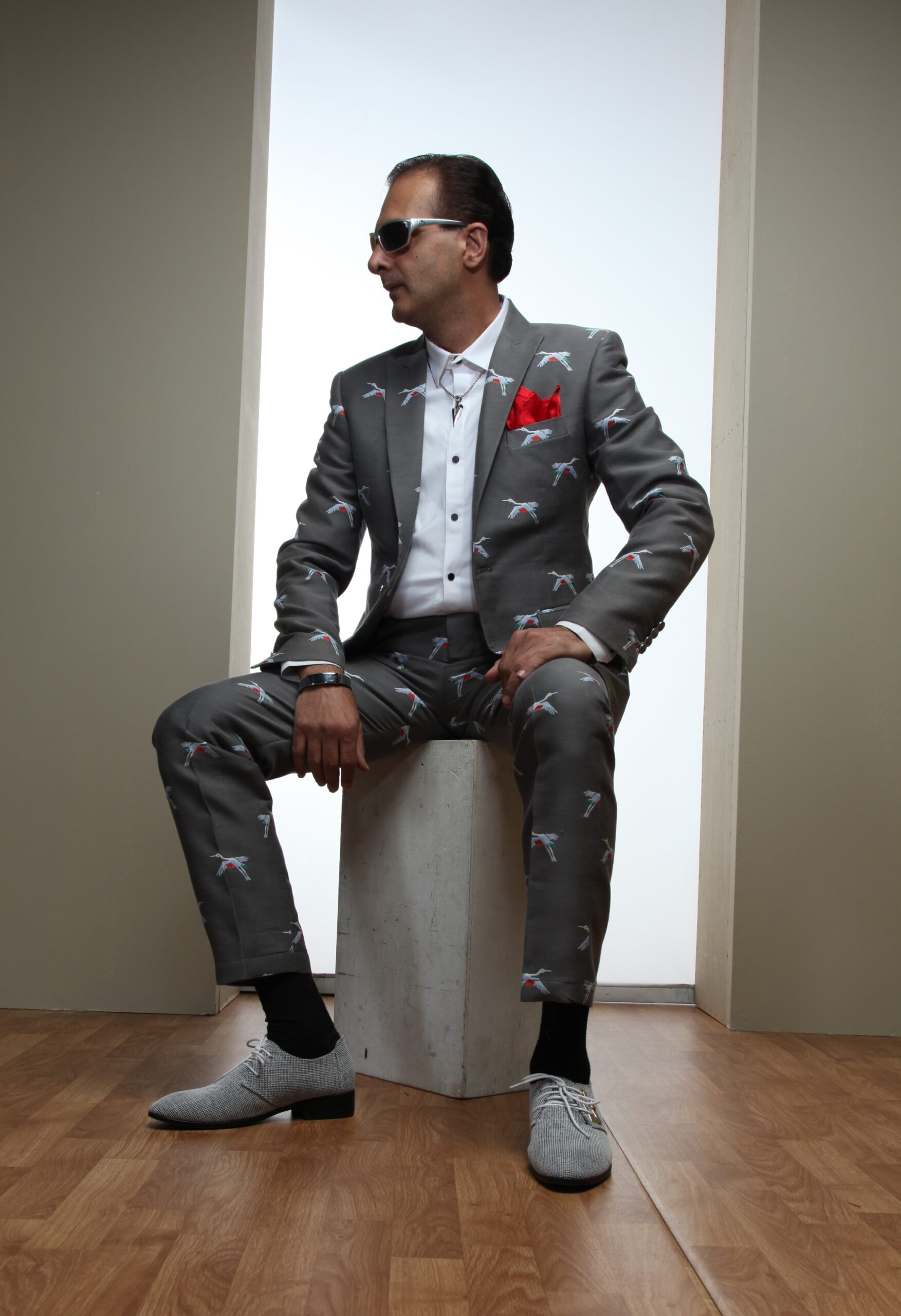 MST-5009-02-rent_rental_hire_tuxedo_suit_black_tie_suit_designer_suits_shop_tailor_tailors_singapore_wedding